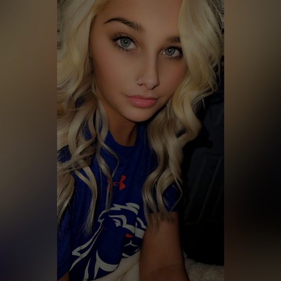 Meet your Posher, Brittany - Picture 3 of 5